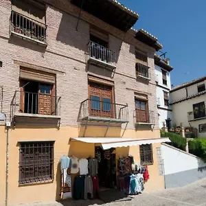 Spacious, Sunny&quiet Albayzin Appartement